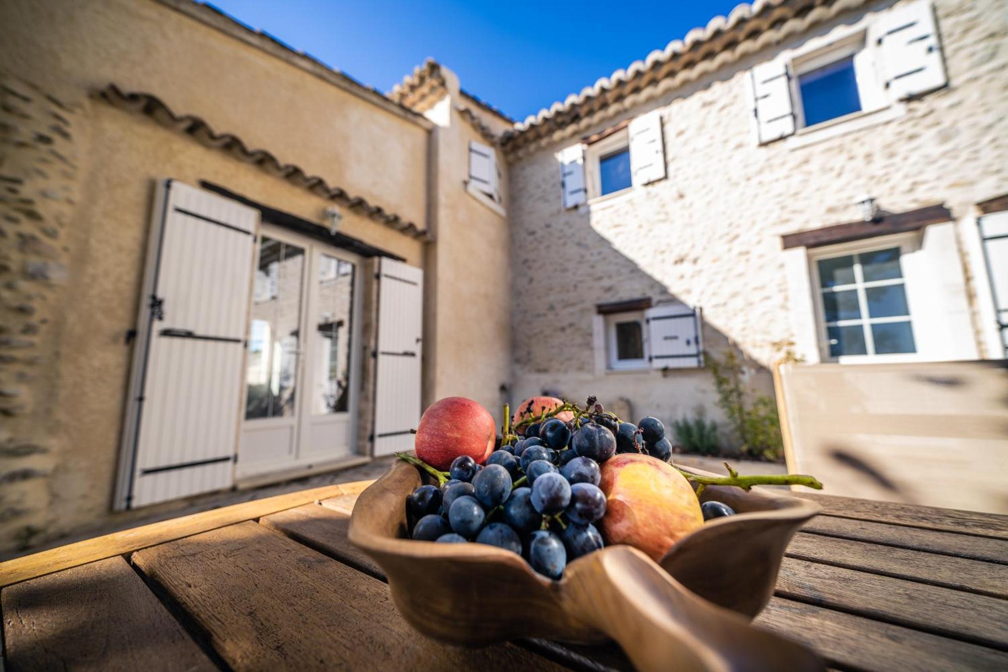 Gite "La Sainte-Croix", Traditional Provencal House For 8 People, Private Swimming-Pool, Air-Conditioner, Beautiful Scenery Vaison-la-Romaine Dış mekan fotoğraf